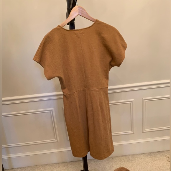 Madewell crossfront flutter sleeve Mini dress. Camel color. Size S - Picture 5 of 10